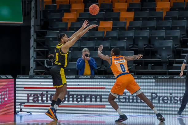 对本届世界 对本届世界